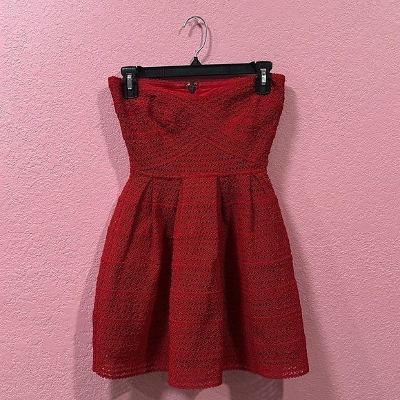 FOREVER 21 Red Textured Knit Strapless Mini Dress Fit and Flare Size S Cocktail - Picture 1 of 5